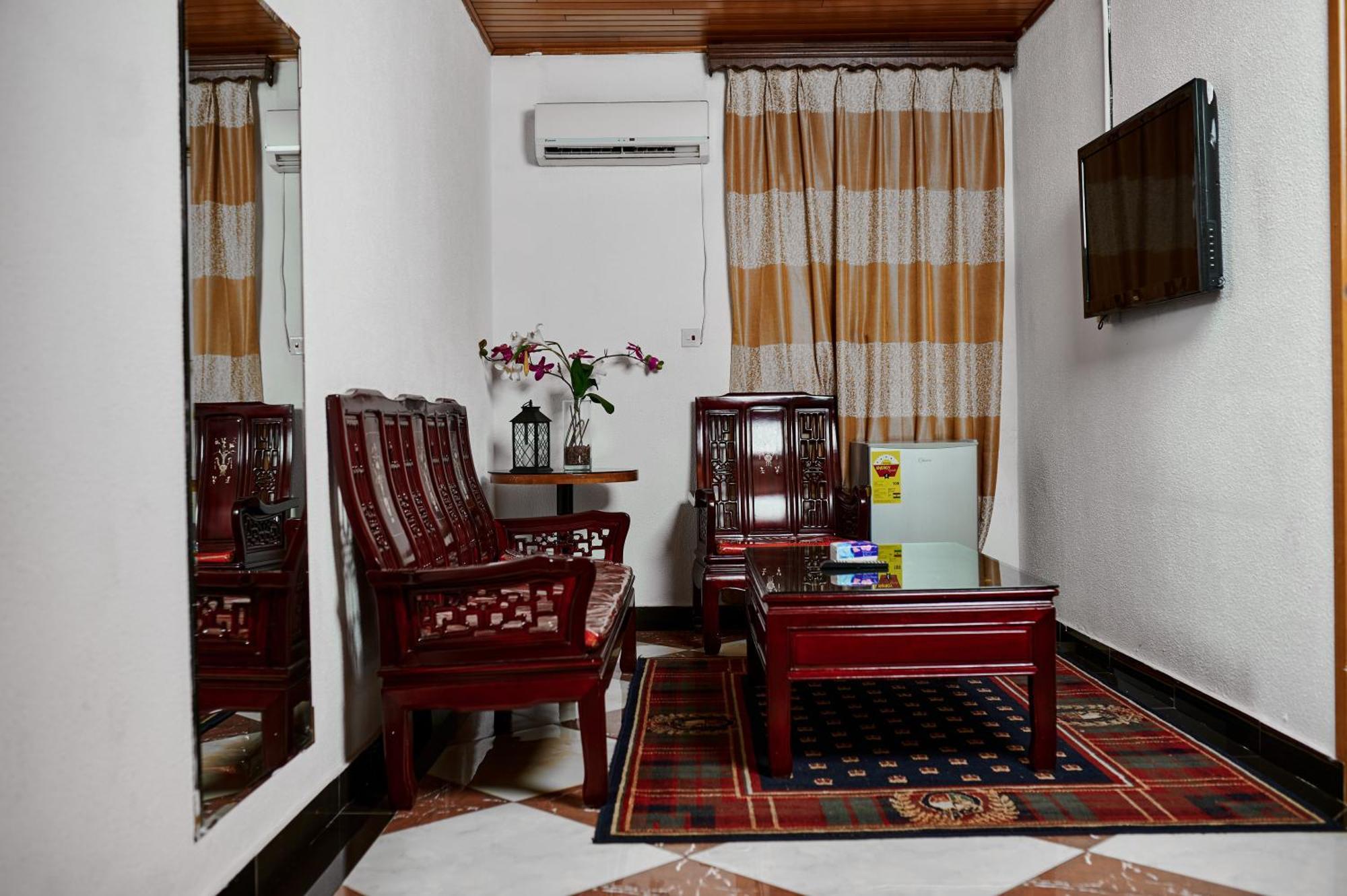 Royal Park Hotel And Chinese Restaurant Kumasi Extérieur photo